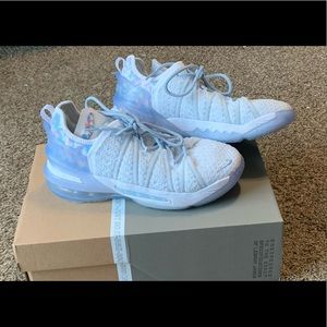 LeBron 18 NRG GS (blue tint) Basketball shoes